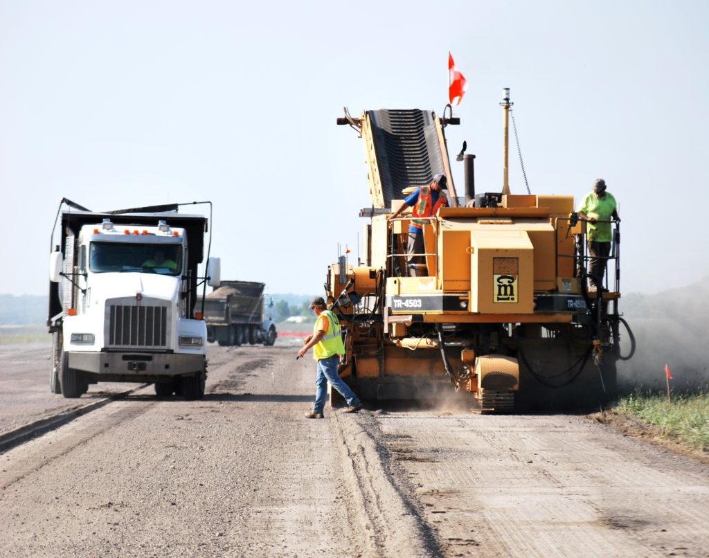 Bettis Asphalt trims profile of milled runway surface II 08242020 1024x806